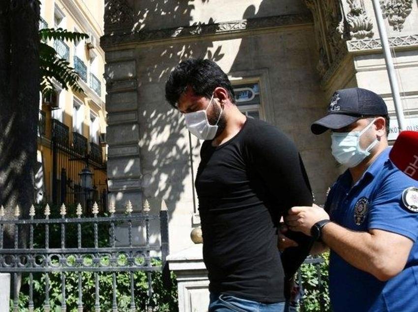 Oyuncu Ayşegül Çınar ile sevgilisi polisle tartıştı, silahını almaya çalıştı!