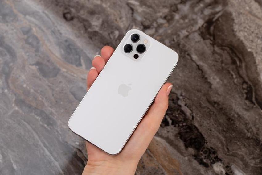 iPhone yeni fiyatları şok etti! Apple tüm ürünlere zam yaptı! İşte iPhone'ların güncel fiyatları...