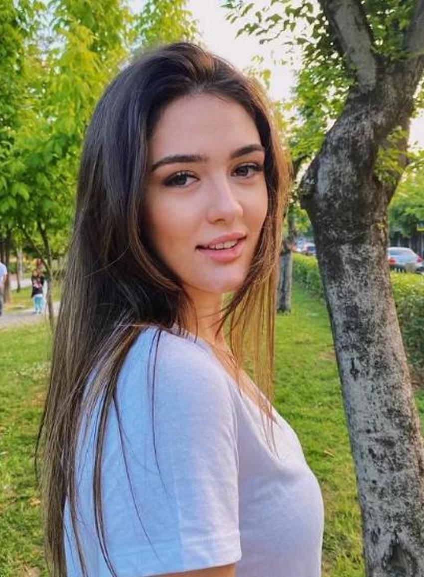 Ünlü voleybolcu Zehra Güneş'in kız kardeşi bakın kim çıktı! Yok böyle benzerlik...
