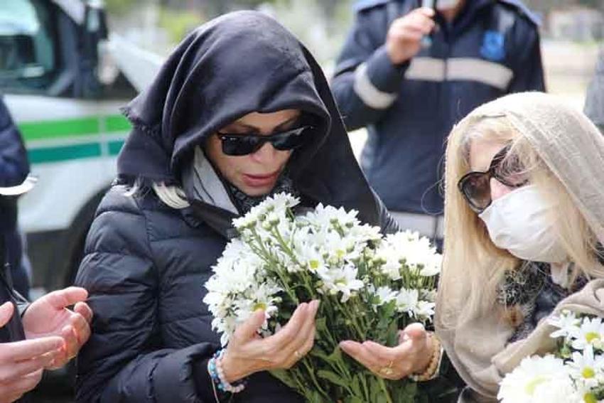 Seray Sever’in acı günü! Gözyaşlarını tutamadı: 'Torununu görmek nasip olmadı'