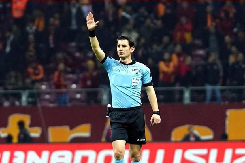 Zorbay Küçük'ü VAR'a çağırıp İrfan Can Kahveci'yi oyundan attırmıştı! Hakemliği bıraktı...