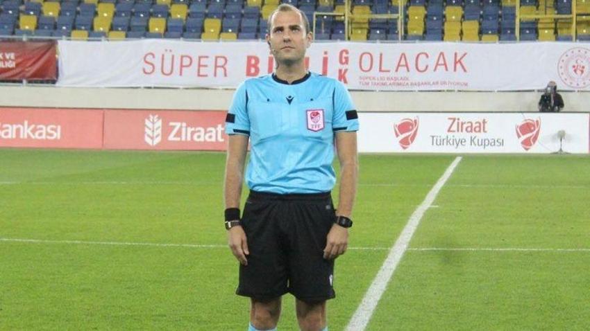 Zorbay Küçük'ü VAR'a çağırıp İrfan Can Kahveci'yi oyundan attırmıştı! Hakemliği bıraktı...