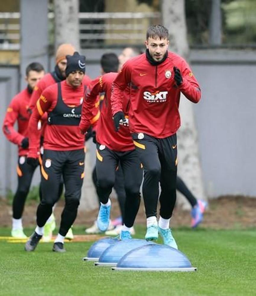 Galatasaray'da Torrent, Barcelona karşısında nasıl bir kadro planlıyor? İşte muhtemel 11!
