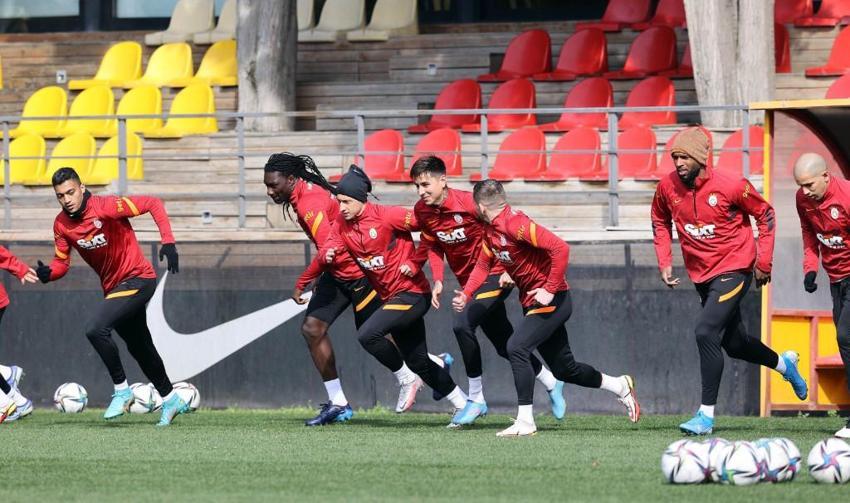 Galatasaray'da Torrent, Barcelona karşısında nasıl bir kadro planlıyor? İşte muhtemel 11!