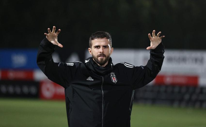 Beşiktaş'a kötü haber! Barcelona'dan kiralanan Pjanic için sürpriz iddia!