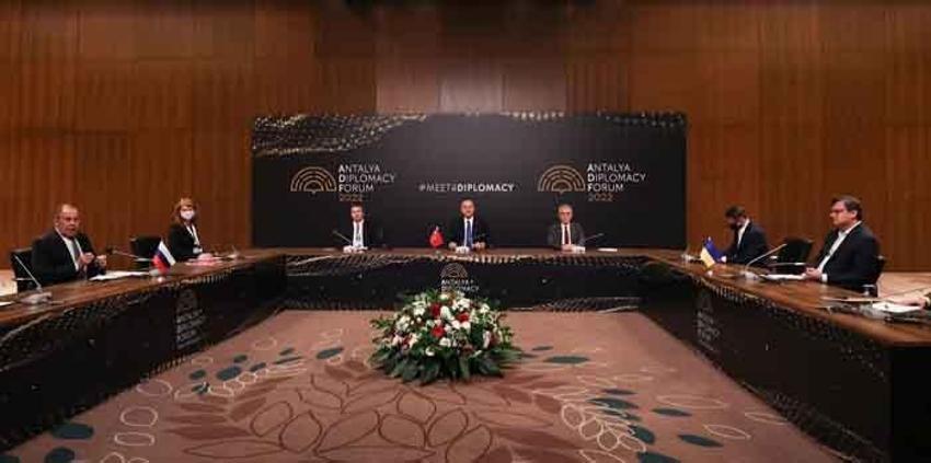 Antalya'da, Rusya ile Ukrayna barış zirvesi! Dünyanın takip ettiği görüşmeden tarihi kareler