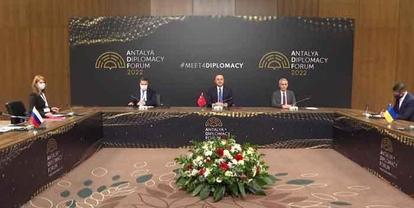 Antalya'da, Rusya ile Ukrayna barış zirvesi! Dünyanın takip ettiği görüşmeden tarihi kareler