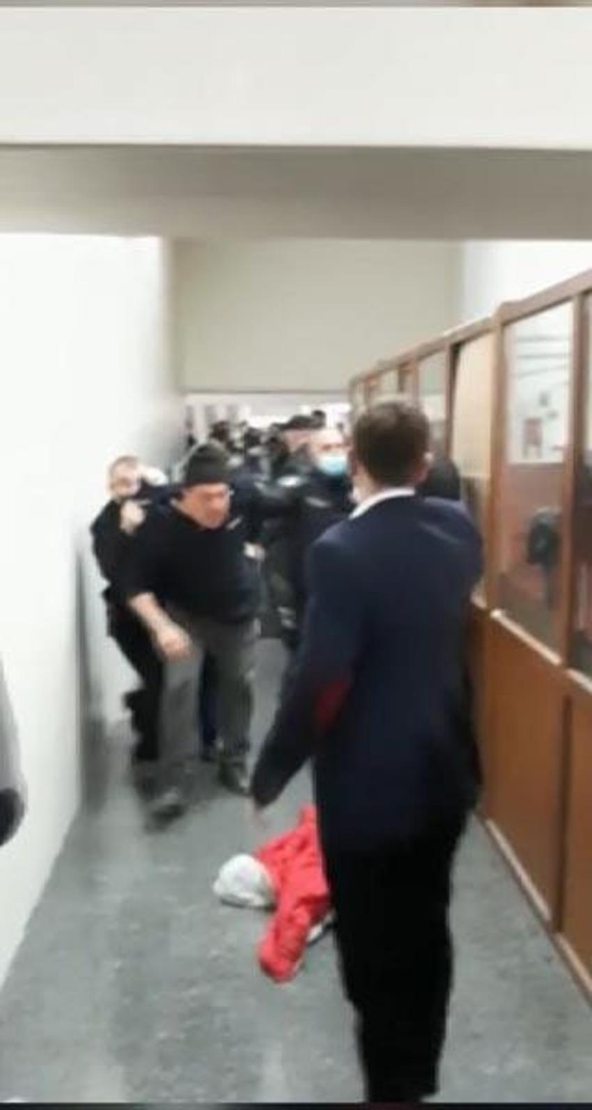 Cinsel istismar davasında ortalık karıştı!