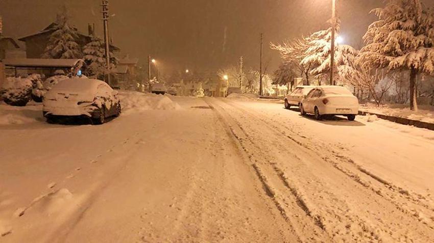 Kar başladı! Meteoroloji son dakika duyurdu! Bu kez fena vuracak, tarih ve saat belli oldu! İstanbul, Ankara, İzmir ve birçok ilde...