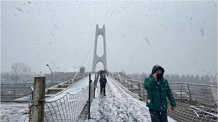 Kar yağışı başladı! Daha da fena vuracak, Meteoroloji son dakika açıkladı, peş peşe alarm verildi, İstanbul, Ankara, İzmir ve birçok şehirde...