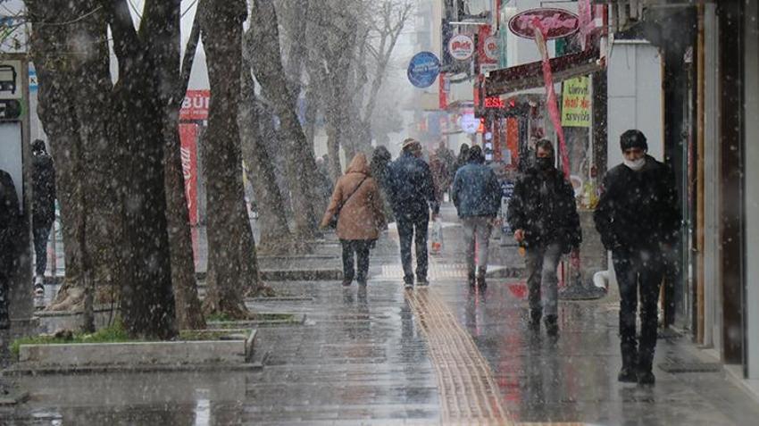Kar yağışı başladı! Daha da fena vuracak, Meteoroloji son dakika açıkladı, peş peşe alarm verildi, İstanbul, Ankara, İzmir ve birçok şehirde...