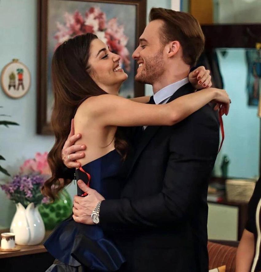 Hande Erçel- Kerem Bürsin ilişkisi hakkında şok iddia! Çifti menajerleri mi ayırdı?