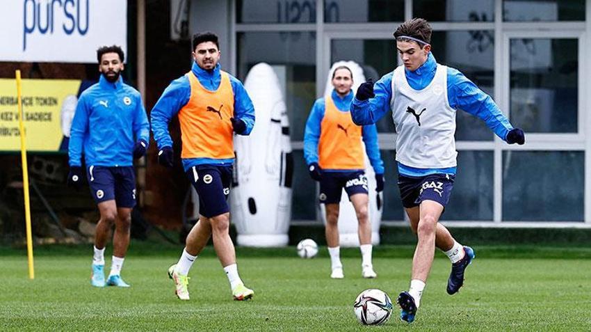 Alex, Toni Schumacher, Okocha, Nani, Mesut Özil'den sonra Fenerbahçe'ye bir yıldız daha