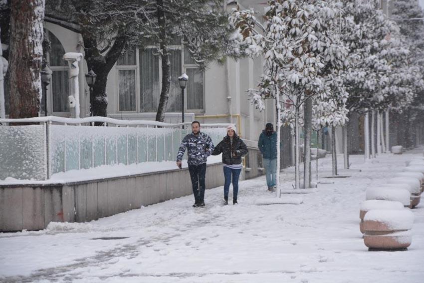 Yeni kar yağışı dalgası geliyor! Kar hayatı felç edecek! Kar için tarih verildi! Çarşamba günü...