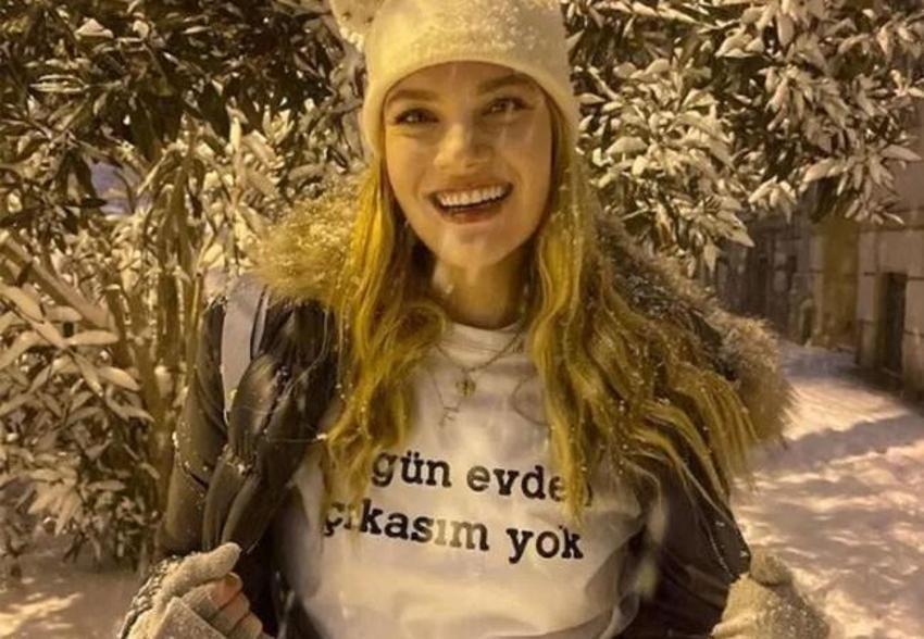 Merve Özbey bebek müjdesini böyle verdi!