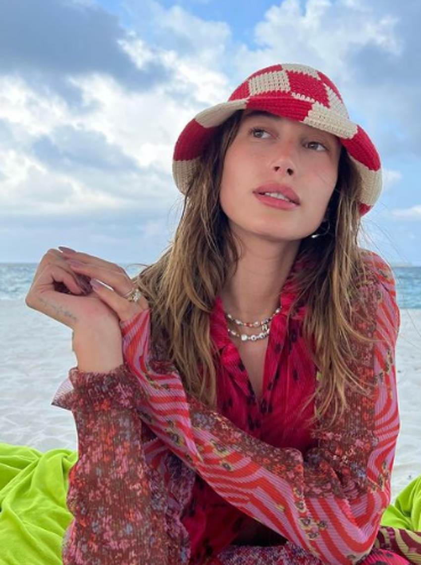 Hailey Baldwin apar topar hastaneye kaldırıldı! Durumu...
