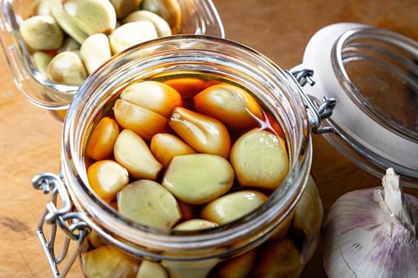 Riskli kanser oluşma ihtimalini sıfırlıyor, virüs ve bakterileri anında yok ediyor, kan şekerini dengeliyor, antibiyotik etkisi yaratıyor! Günde sadece bir kaşığı yetiyor