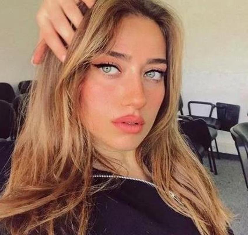 Hande Erçel'den ayrılan Kerem Bürsin gönlünü bakın kime kaptırdı!