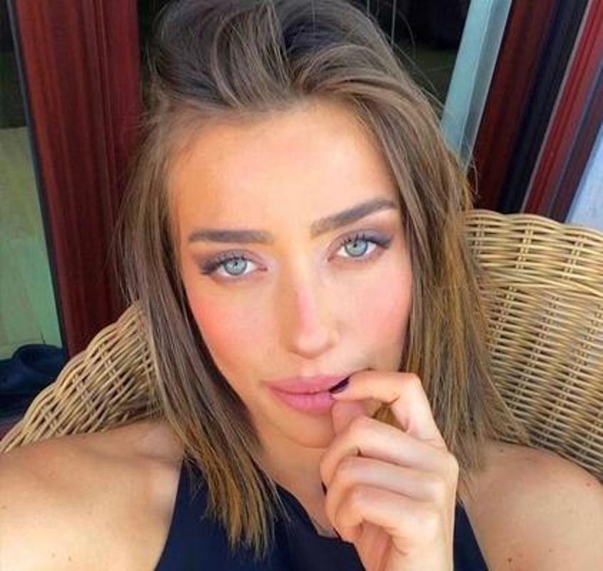 Hande Erçel'den ayrılan Kerem Bürsin gönlünü bakın kime kaptırdı!