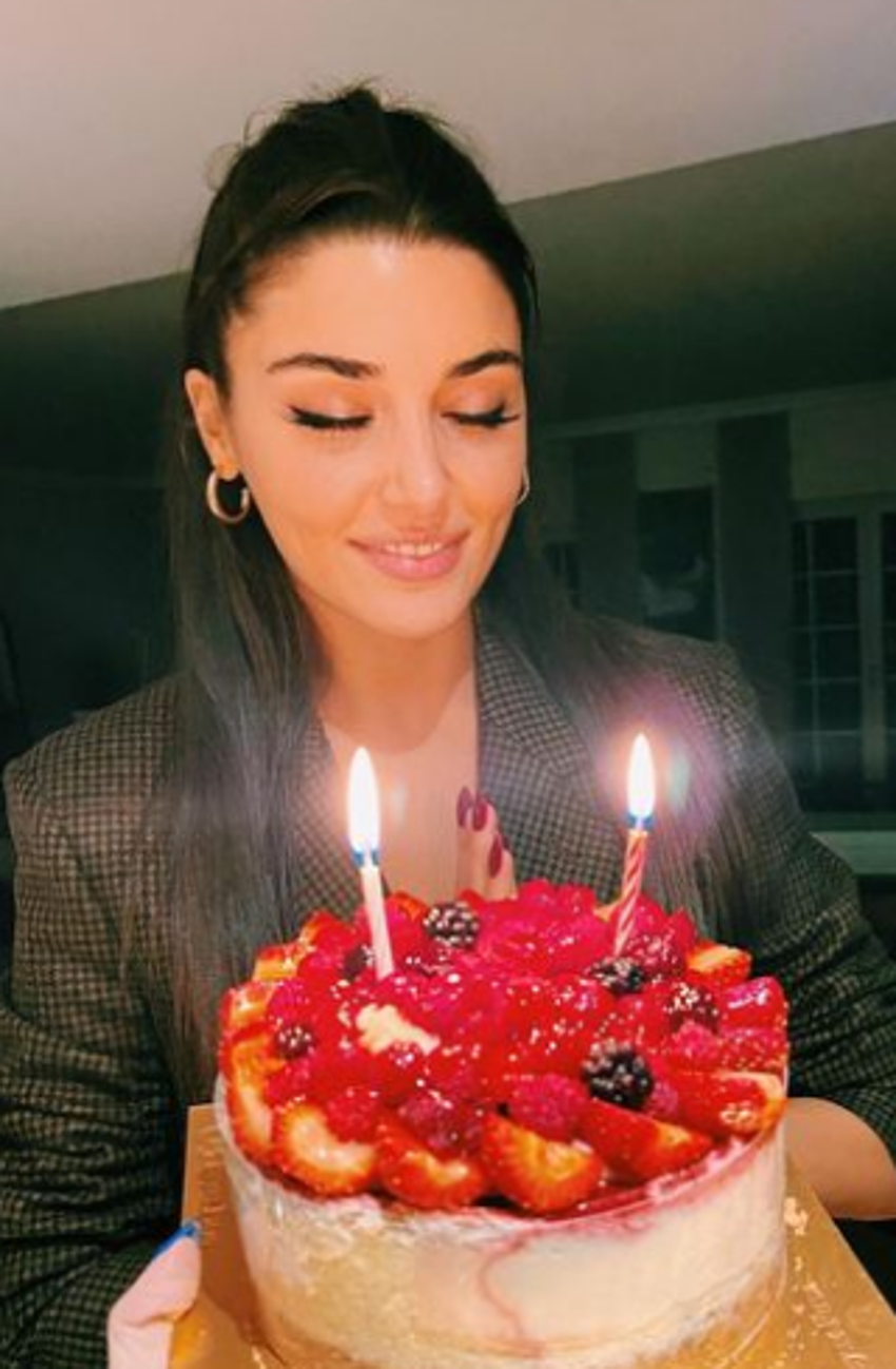 Hande Erçel'den ayrılan Kerem Bürsin gönlünü bakın kime kaptırdı!