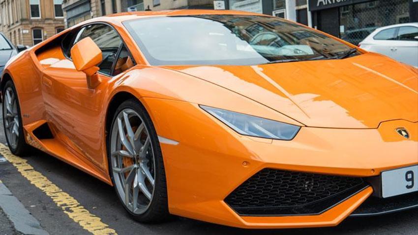 Lamborghini hediye eden hamile kadın sosyal medyada olay oldu...