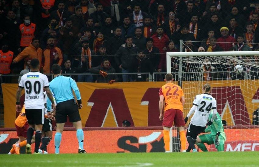 Önder Karaveli derbiyi kaybetti 4 futbolcunun ismini verdi! 'Çok kötüydüler'