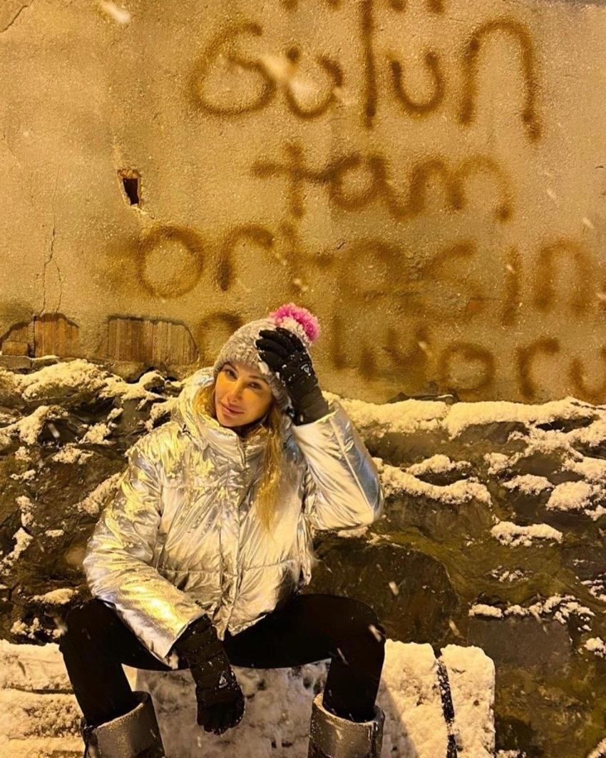 Şeyma Subaşı apar topar İstanbul'a döndü, semt oturuşuyla sosyal medyayı salladı!