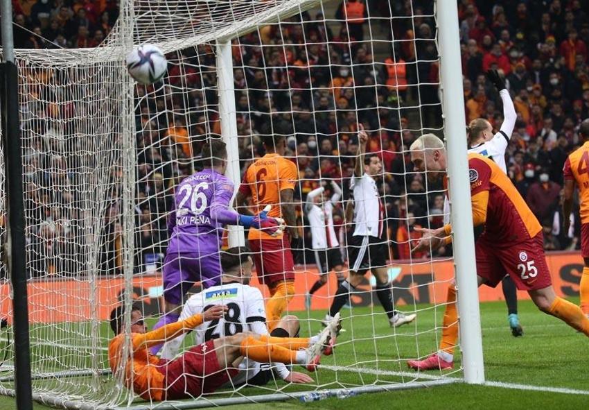 90+4'te isyan çıkmıştı! Larin penaltı bekledi Atilla Karaoğlan oralı olmadı! 5 eski hakemden flaş yorum