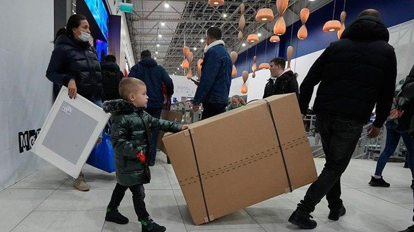 Ukrayna'yı işgalin Rusya'ya faturası ağır oldu! Fiyatlar uçtu, ürünlere kısıtlama geldi! 'Keşke alsaydık' deyip açıkladı: Yiyecek kıtlığı...