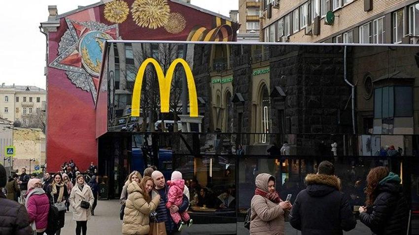 Ukrayna'yı işgalin Rusya'ya faturası ağır oldu! Fiyatlar uçtu, ürünlere kısıtlama geldi! 'Keşke alsaydık' deyip açıkladı: Yiyecek kıtlığı...