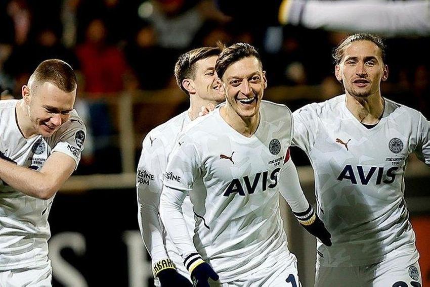 Mesut Özil yorumu olay yarattı! 'Kendisinden bekleneni veremedi ve...'