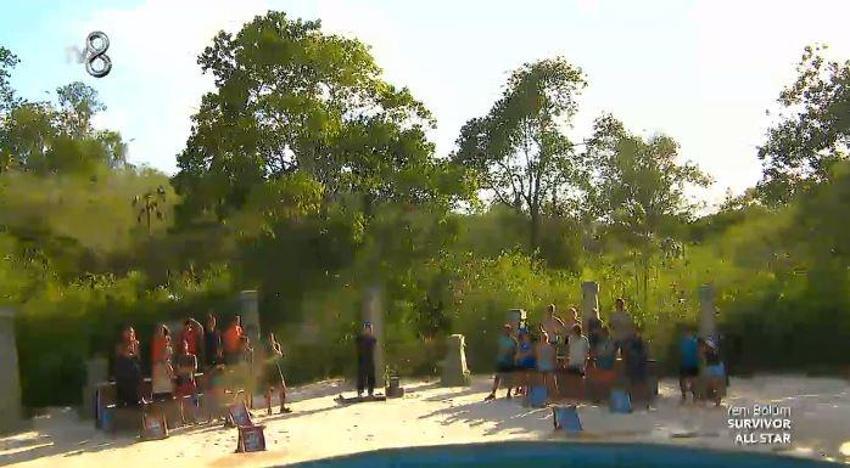 Survivor’da kim elendi, kim gitti? 16 Mart Survivor All Star elenen isim kim oldu? Adem mi, Barış mı, Mert mi, Evrim mi? Berna mı? Acun Ilıcalı sürprizi açıkladı