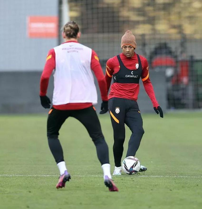 Barcelona maçı için Torrent kararını verdi! İşte Galatasaray'ın muhtemel 11'i...