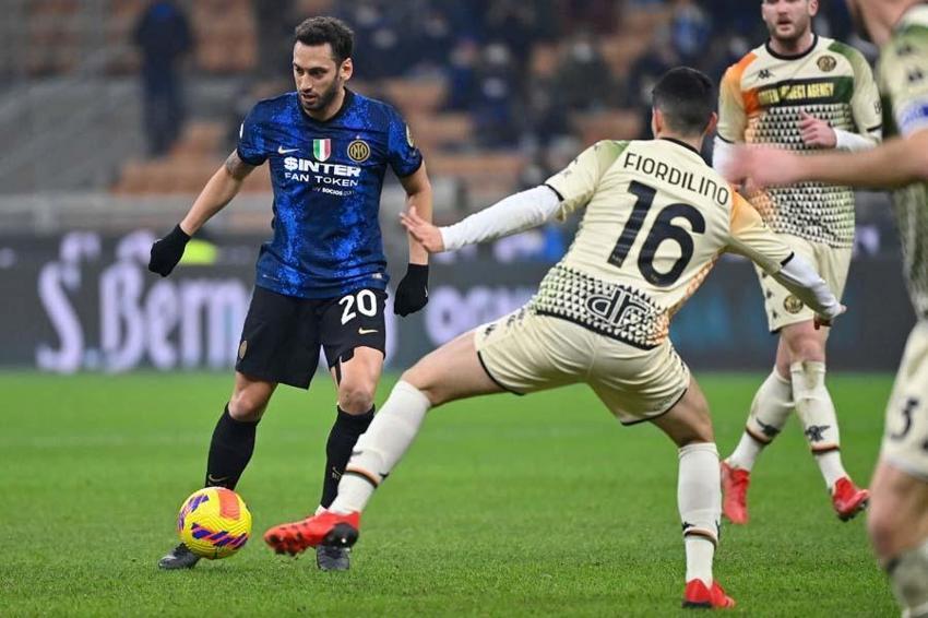 İtalya'da herkes Hakan Çalhanoğlu'nu konuşuyor! Rekor...