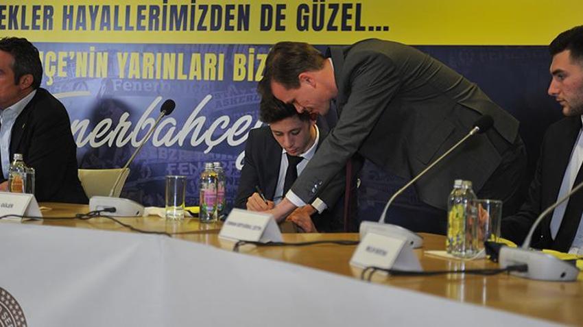 Fenerbahçe'de genç yıldızlar sözleşme imzaladı! Gözyaşlarına hakim olamadı, Arda Güler, Ferdi Kadıoğlu, İsak Vural...