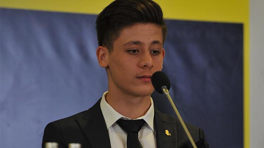 Fenerbahçe'de genç yıldızlar sözleşme imzaladı! Gözyaşlarına hakim olamadı, Arda Güler, Ferdi Kadıoğlu, İsak Vural...