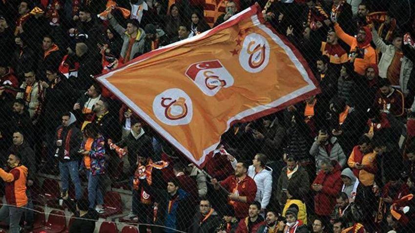 Galatasaray - Barcelona maçına damga vurdu! Marcao sevinçten çıldırdı! Bayrağı kırdı