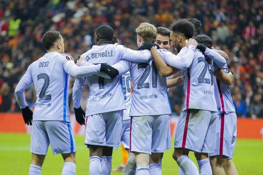 Barcelona maçından sonra Galatasaray'a kötü haber! İlk ayrılık açıklandı