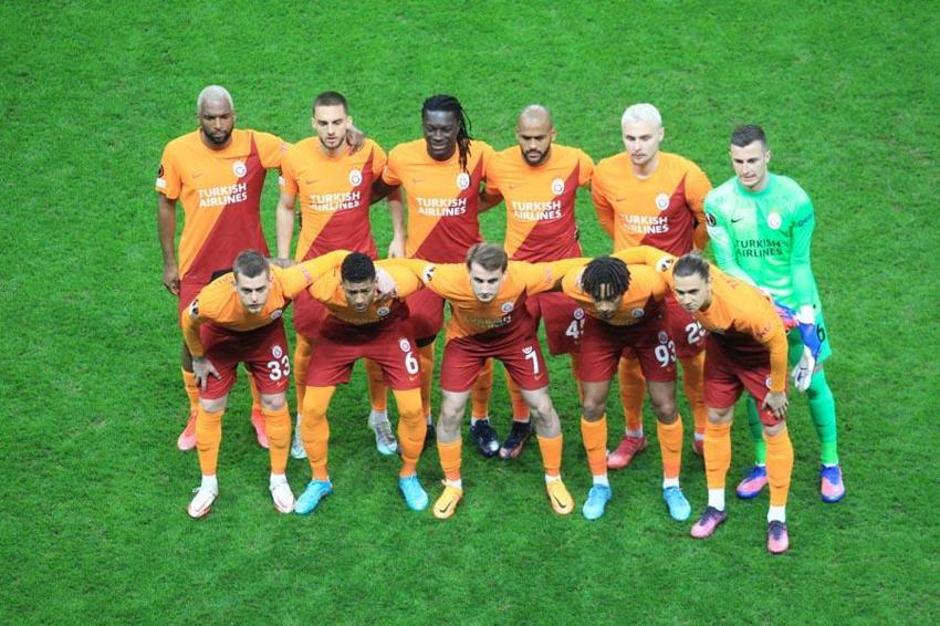 Barcelona maçından sonra Galatasaray'a kötü haber! İlk ayrılık açıklandı