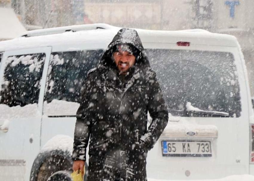 Çok kuvvetli kar fırtınası geliyor! Meteoroloji'den son dakika turuncu kodlu uyarı! Sert soğuklar başlıyor: 'Dışarı çıkmayın'