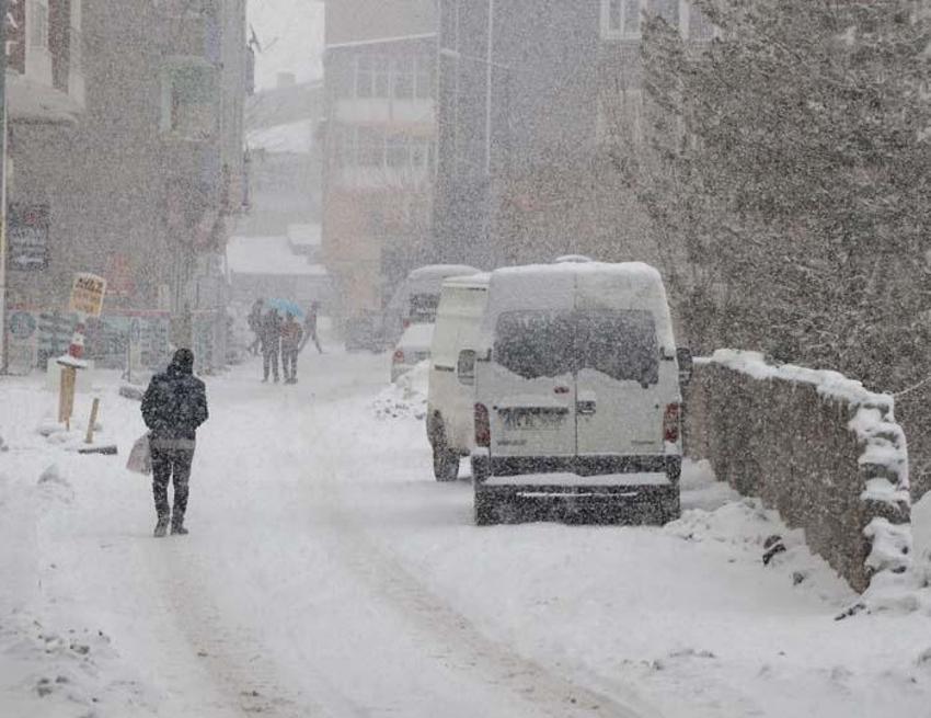 Çok kuvvetli kar fırtınası geliyor! Meteoroloji'den son dakika turuncu kodlu uyarı! Sert soğuklar başlıyor: 'Dışarı çıkmayın'