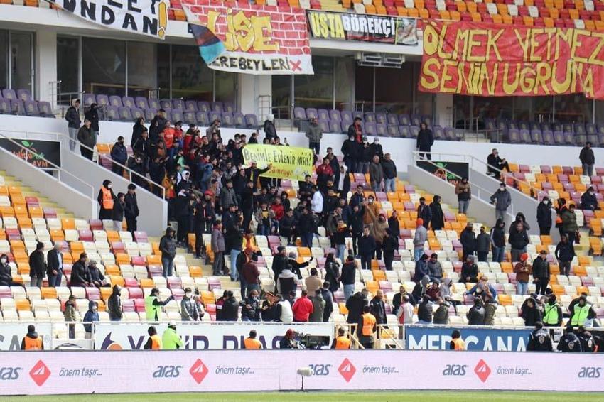 Süper Lig'de Yeni Malatyaspor - Kasımpaşa karşı karşıya geldi! Taraftar ıslıkladı Sadık Çiftpınar'ın tepkisi maça damga vurdu...
