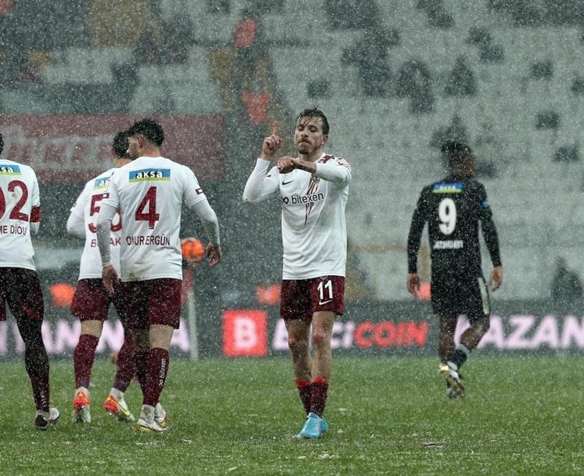 Beşiktaş-Hatayspor maçına damga vurdu! Böylesi ilk kez oluyor, 18 yaşındaki Emre Bilgin tarihe geçti! Golden sonra Ersin, Rıdvan ve taraftarlar...