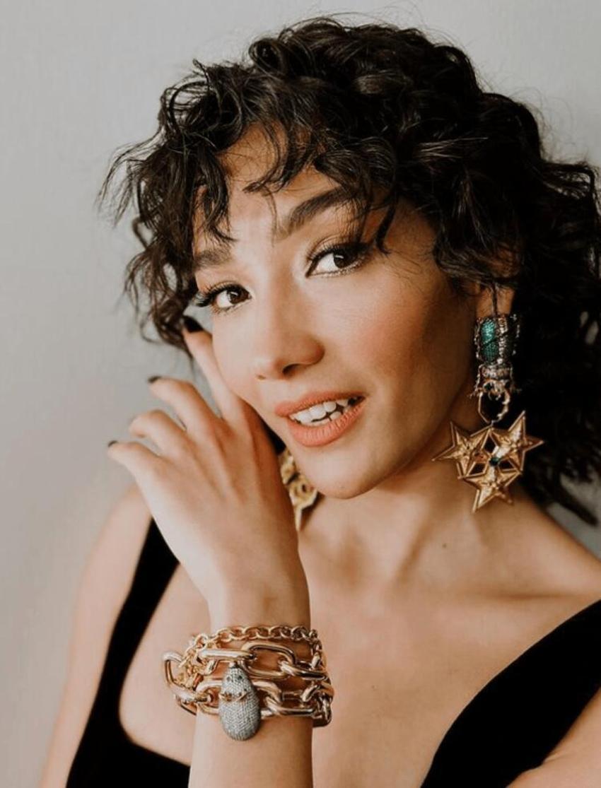 Aybüke Pusat'tan şaşırtan sosyal medya itirafı!
