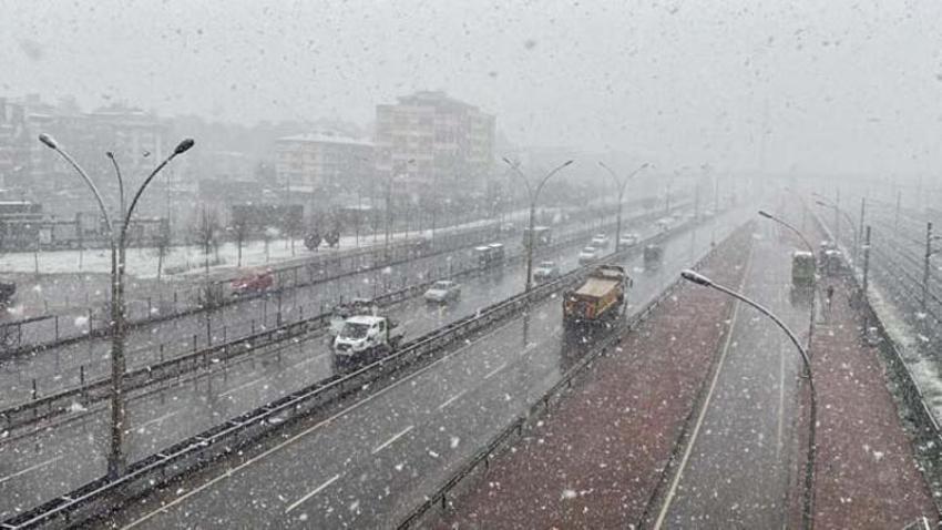 Kuvvetli kar yağışı uyarısı! Meteoroloji son dakika dururdu, geri dönüyor, nisanda yeniden...