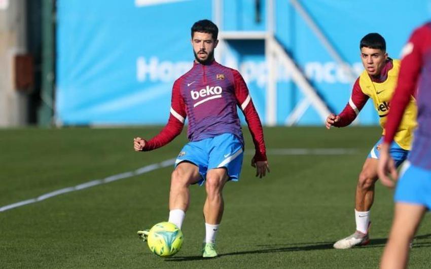Burak Elmas'la Laporta masaya oturdu! Pulgar'ın yerine 21 yaşında orta saha