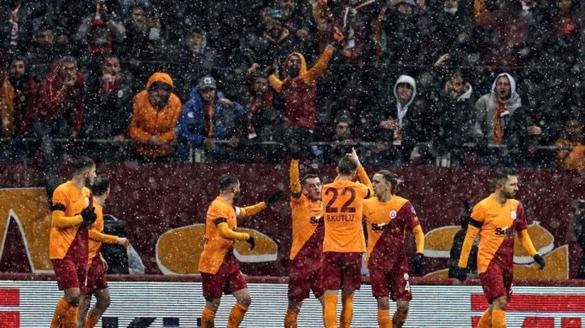 Barcelona maçında yedek soyununca taraftar çıldırmıştı! Eski kulübu yıldız futbolcuyu geri istiyor