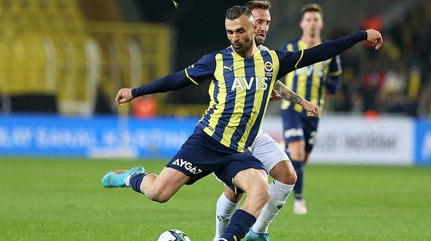 Fenerbahçe-Konyaspor maçına damga vurdu! Ortalık bir anda karıştı, Altay Bayındır'dan hakeme itiraz, İsmail Kartal'dan kritik hamle...