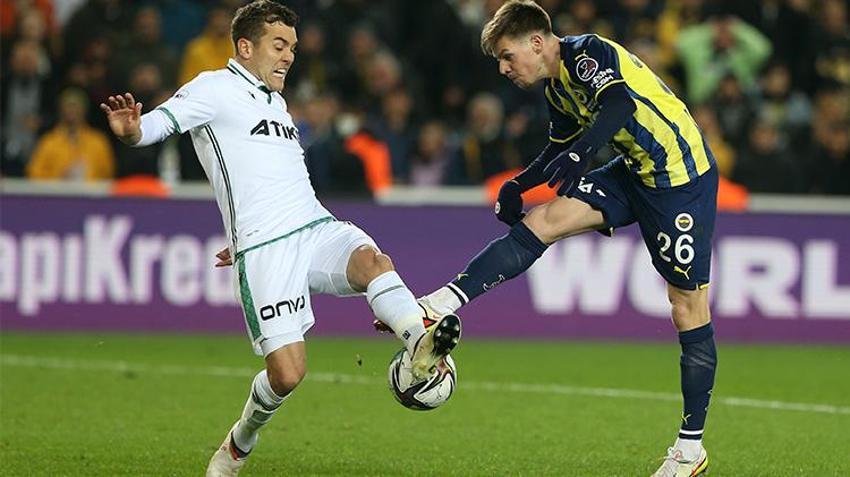 Fenerbahçe-Konyaspor maçına damga vurdu! Ortalık bir anda karıştı, Altay Bayındır'dan hakeme itiraz, İsmail Kartal'dan kritik hamle...