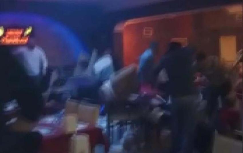  İstek parça kavgasında türkü evi savaş alanına döndü